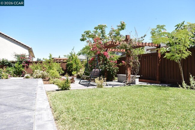 Building Photo - 582 Mandevilla Dr