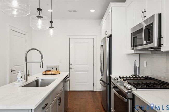 Building Photo - 1722 Old Brick Rd