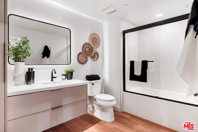 Building Photo - 10601 Washington Blvd