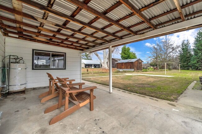 Building Photo - 480 N Rio Vista Ave