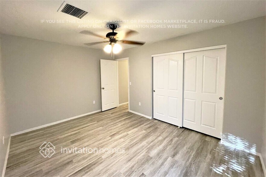 Building Photo - 1391 S Hawk Ln