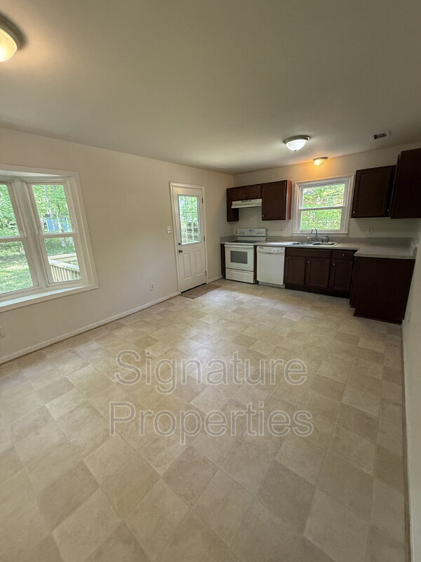 Building Photo - 12424 Sandbag Rd