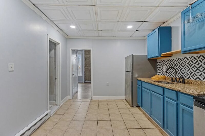 Building Photo - 179 Elk St