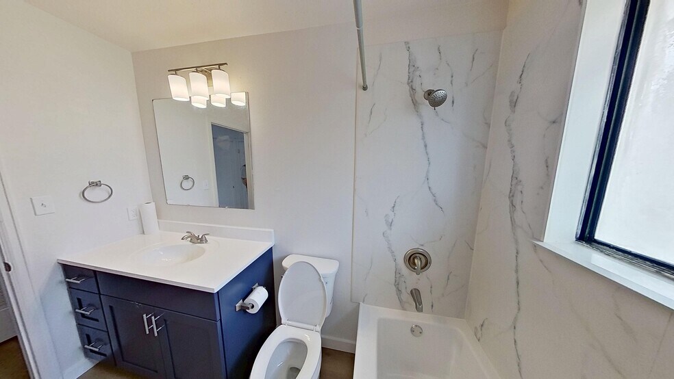 Building Photo - 2000 Pierce St