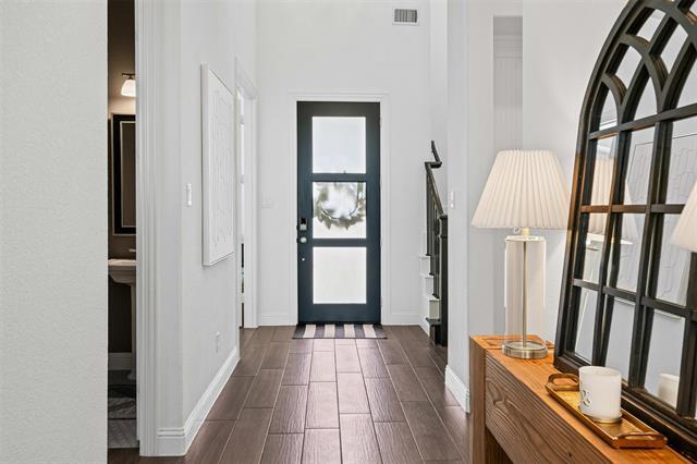 Building Photo - 1720 Rolling Heights Ln