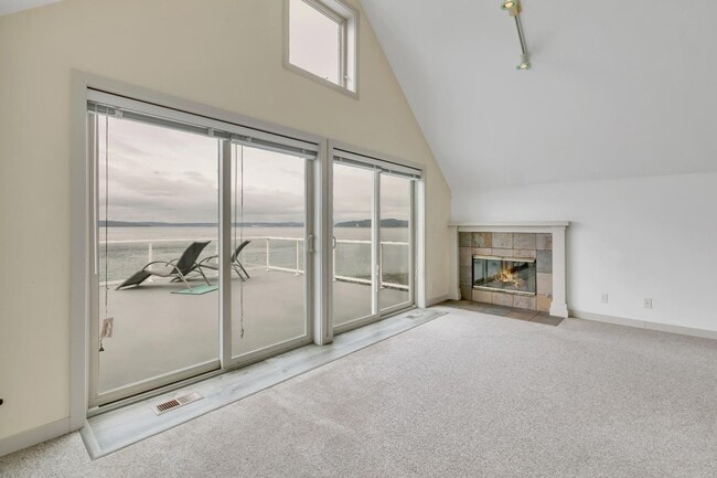 Building Photo - 3221 Alki Ave SW