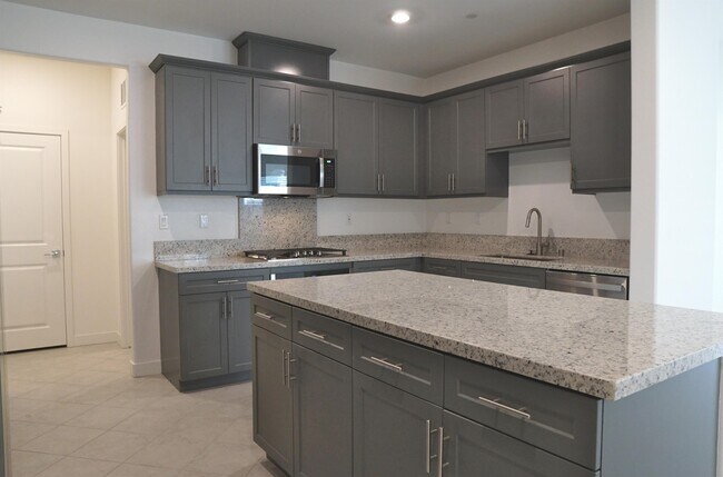 Building Photo - 73593 Travers St