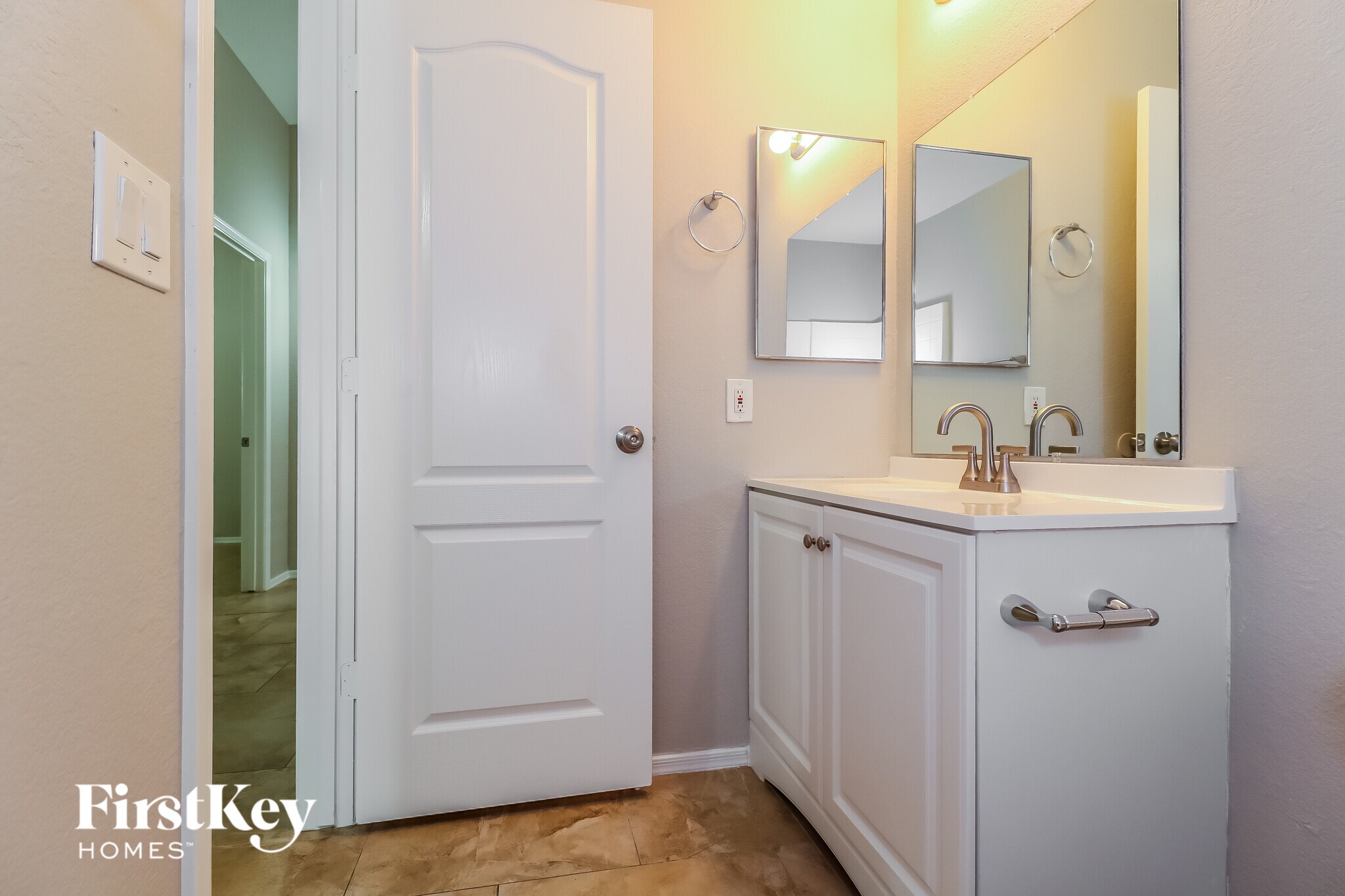 Building Photo - 5859 W Cochise Dr