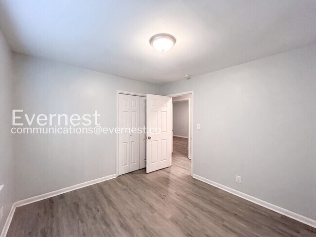 Building Photo - Limited Time Special Offer / 3 beds 2 baths Spacious Single Family Home with Carport and Deck /  ...