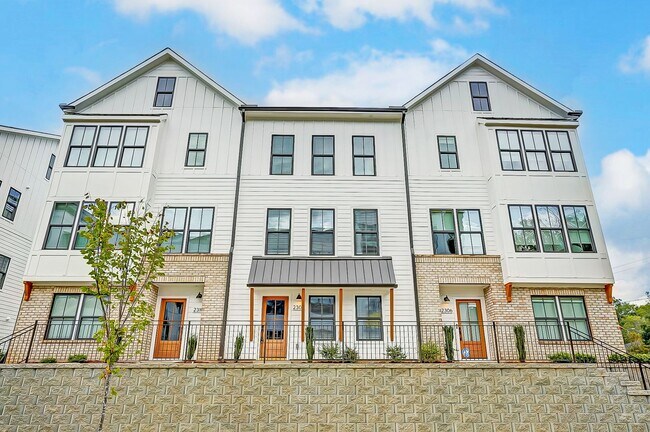 Building Photo - TOWNHOME W/ ROOFTOP TERRACE @ 5West Terraces!