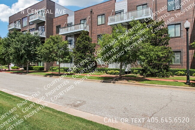 Building Photo - 444 N Central Ave