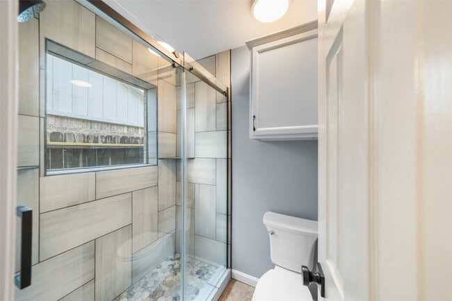 Building Photo - 16330 Autumn Wind Dr