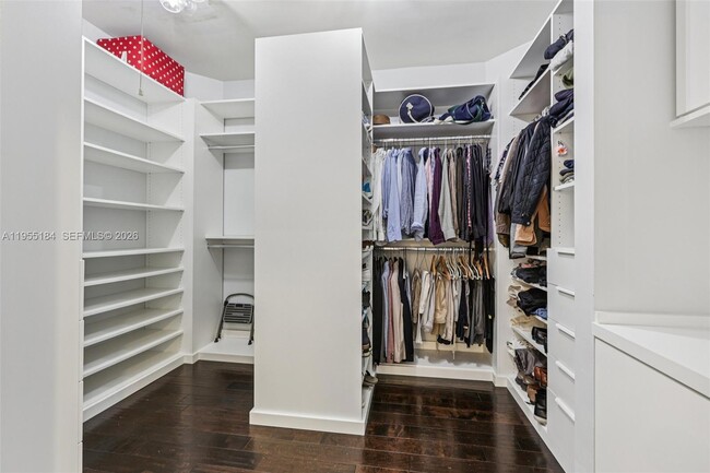 Building Photo - 34 SW 22nd Rd