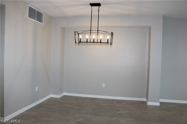 Building Photo - 5661 Melbourne Ct