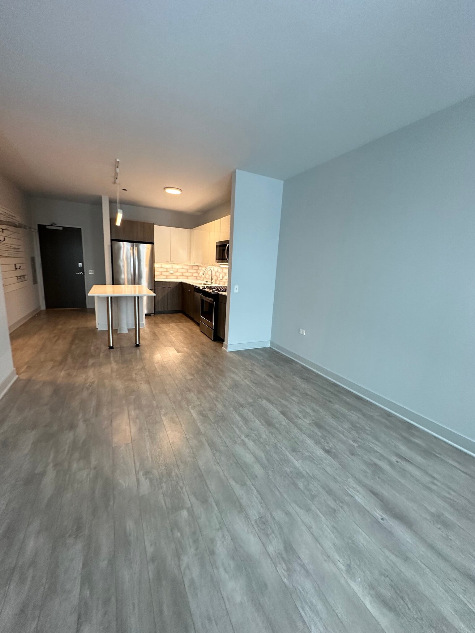 Building Photo - 1025 W Addison St