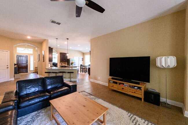 Building Photo - Spacious 4BR/2BA Energy Star Certified Hom...