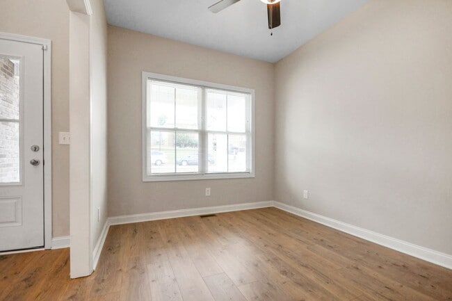 Building Photo - Pet Friendly Four Bedroom!