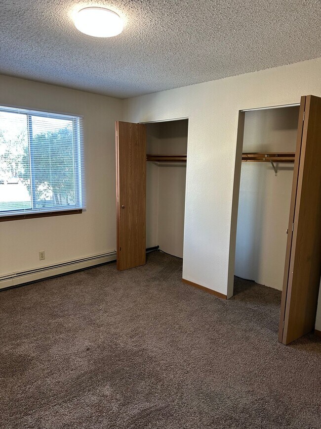 Building Photo - One Bedroom