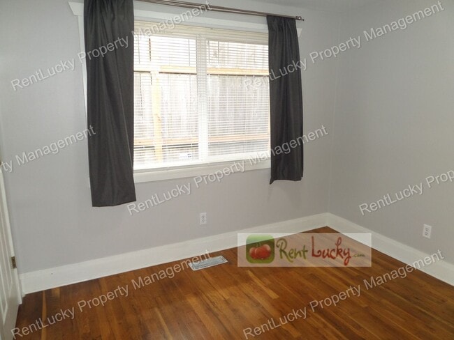 Building Photo - Super-Cute 3-Bedroom House in Fantastic Re...