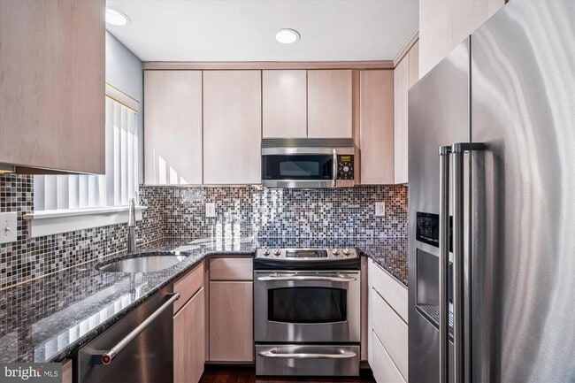 Building Photo - 8934 Battery Pl