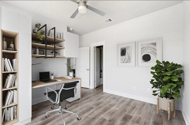 Building Photo - 13588 Ella Blvd