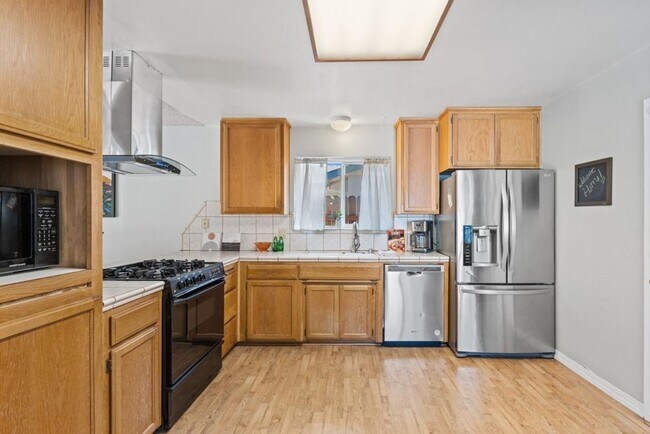Building Photo - Larchmont Riviera Cottage 4/2