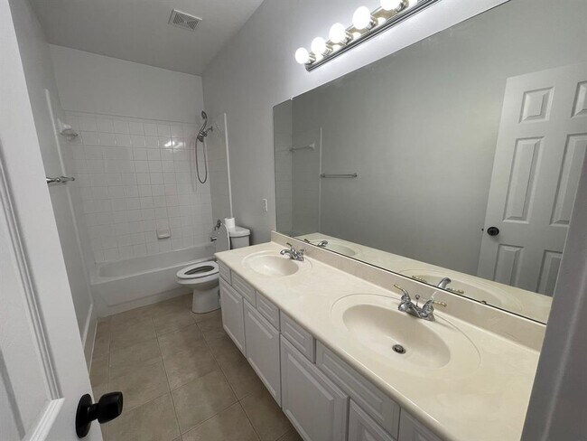 Building Photo - 16735 Sonoma Del Norte Dr