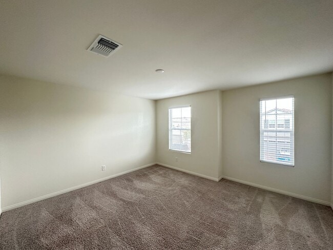 Building Photo - Tarim