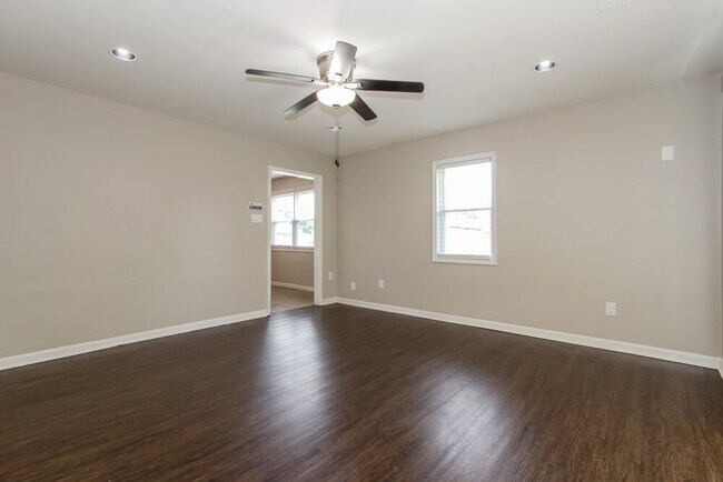 Building Photo - 12 Benedette Dr