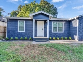 Building Photo - 2017 Bellview St