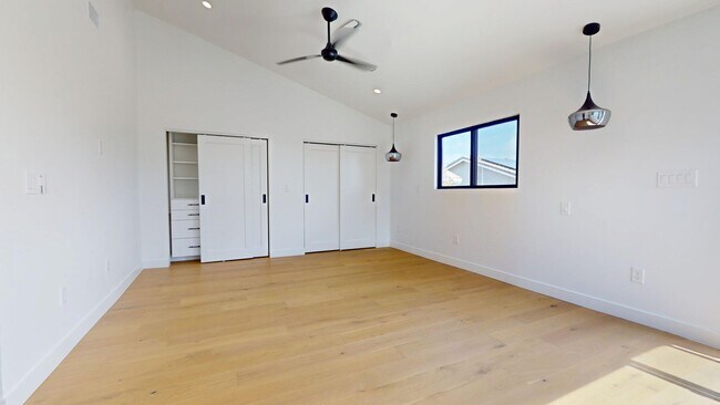 Building Photo - Gorgeous Fully Remodeled 5 Bedroom Home wi...