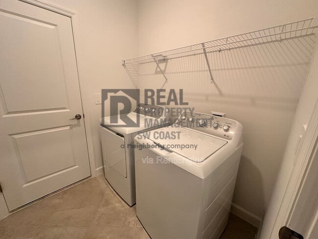 Building Photo - 20503 Hazelnut Ct S