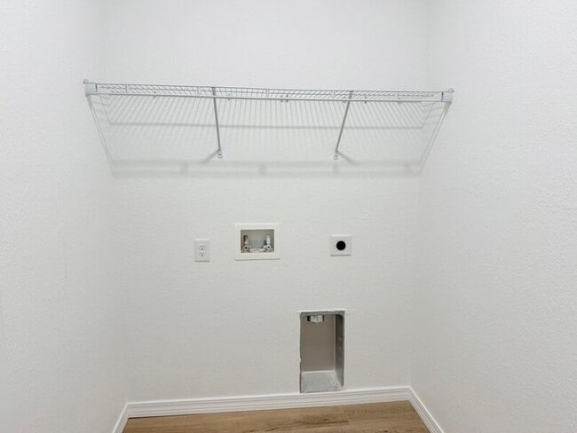 Building Photo - 3359 Country Ln