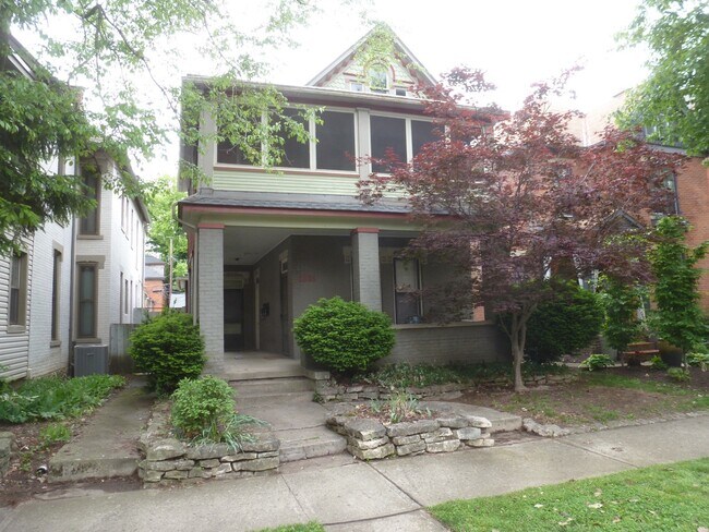 Primary Photo - 1321 Hunter Ave