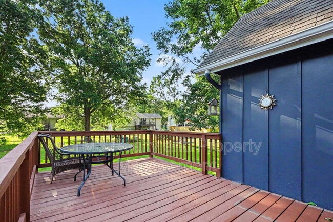Building Photo - 15213 S Seminole Dr