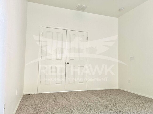 Building Photo - 1057 E Sourwood Dr