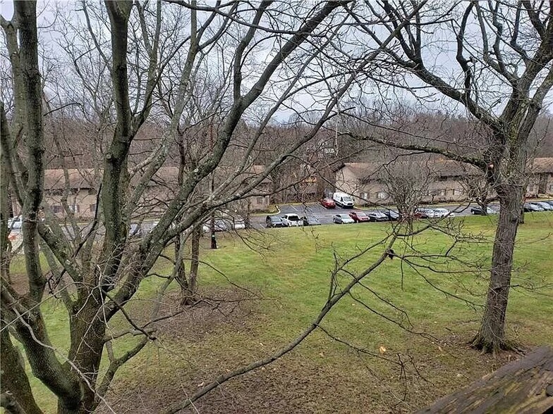 Building Photo - 2029 Sanlin Dr