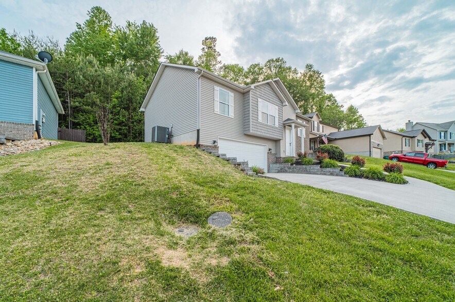 Building Photo - 7809 Elkton Ln