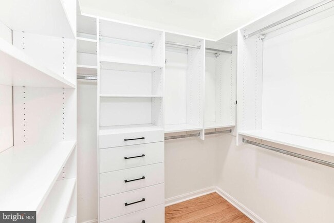 Building Photo - 9205 Hamilton Dr