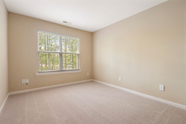 Building Photo - Renovated Cary Townhome | 3BR + Garage | Near RTP & RDU