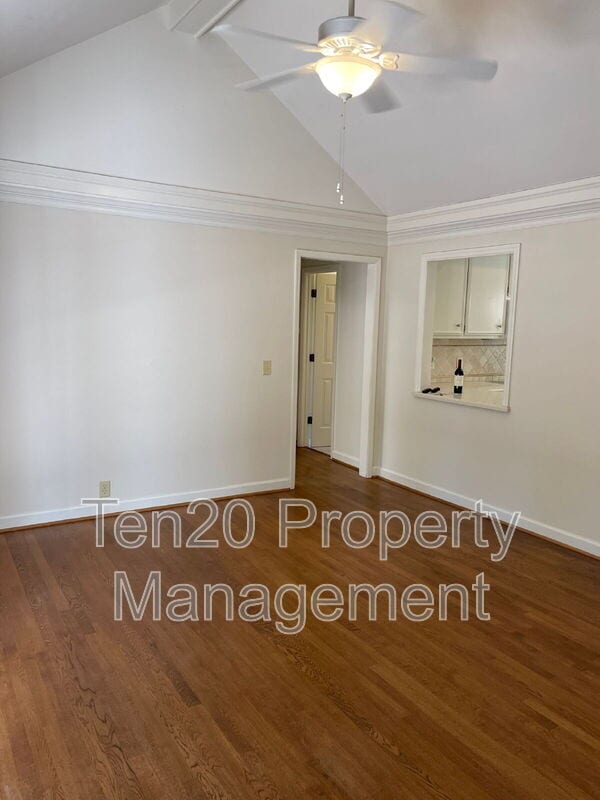 Building Photo - 1544 Glencoe Dr