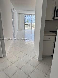 Building Photo - 1825 S Ocean Dr