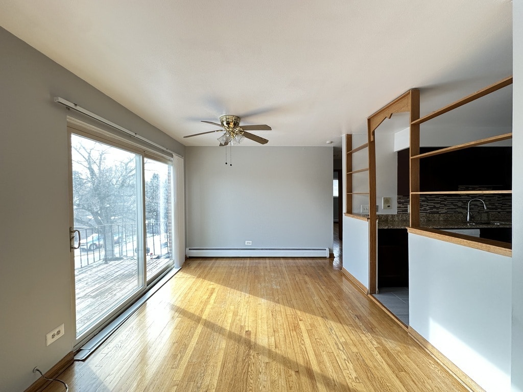 Building Photo - 1004 S River Rd