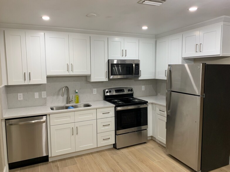 Primary Photo - 276 SW 5th Ct