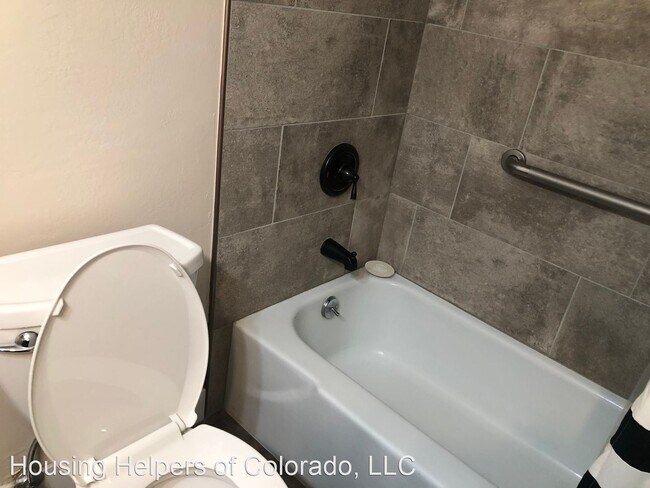 Building Photo - 2 br, 2 bath House - 500 Mohawk Drive #604