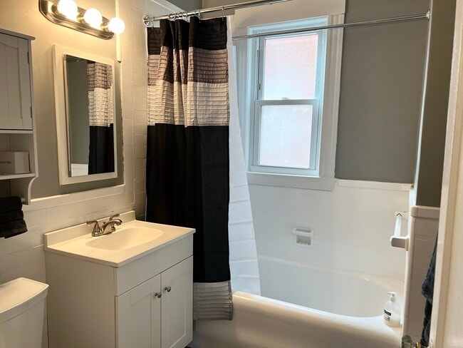 Building Photo - 31 Cutler St