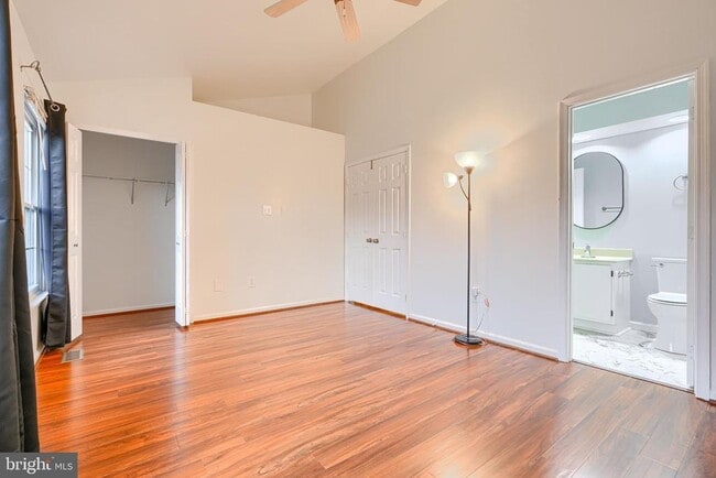 Building Photo - 309 Overlea Pl