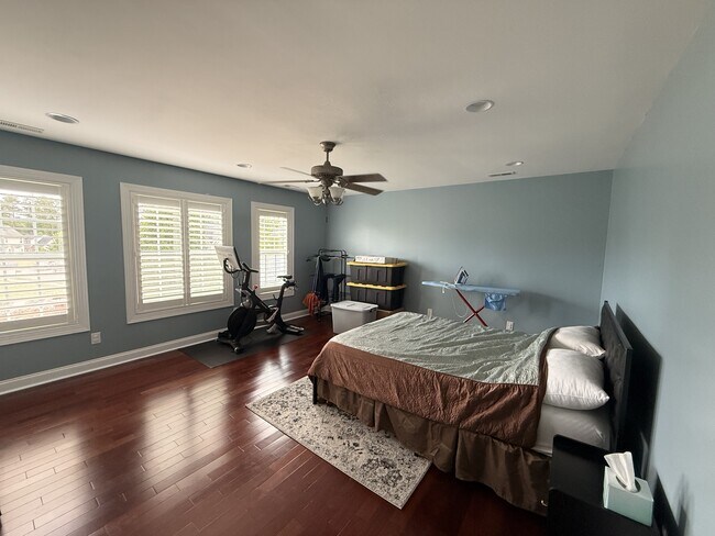 Building Photo - 704 Stagecoach Dr