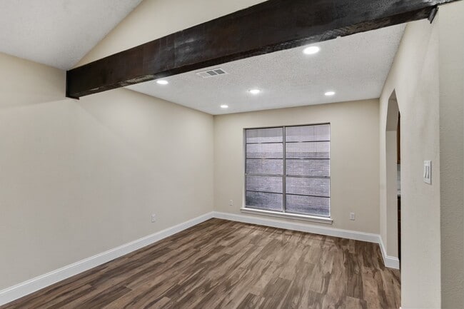Building Photo - 1037 Alicia Ln