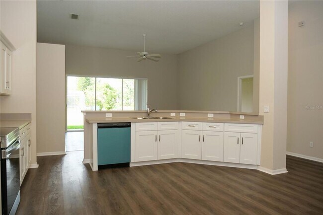 Building Photo - Waterford Lakes Reserve 4/3